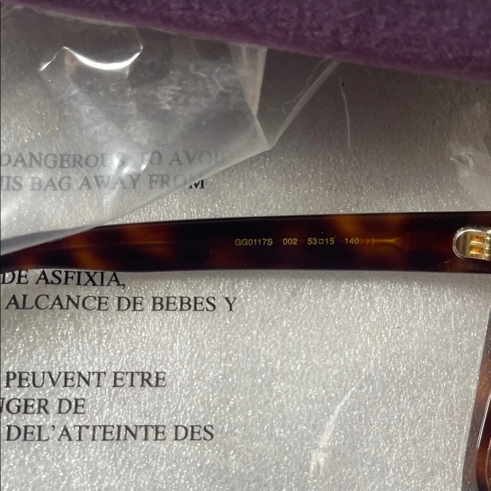 Gucci Women's Brown Oversized Cat Eye Havana Sunglasses - Picture 9 of 16